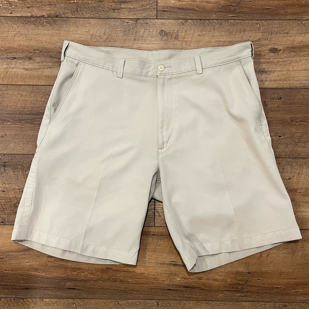 Men’s PGA Tour Golf Shorts, Size 38